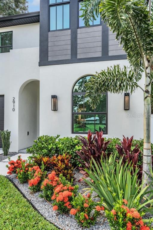 property at 2910 W Aileen St