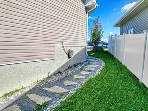 13 Fir Ct in Cold Lake, AB - Building Photo - Building Photo