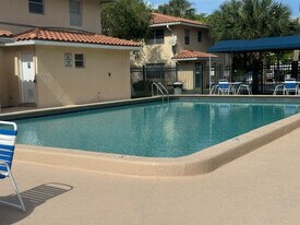 3211 NW 103rd Terrace in Coral Springs, FL - Building Photo