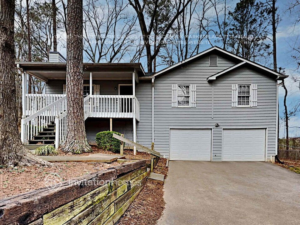223 Indian Creek Dr in Powder Springs, GA - Building Photo