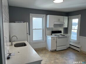 525 Allen St in New Britain, CT - Building Photo - Building Photo