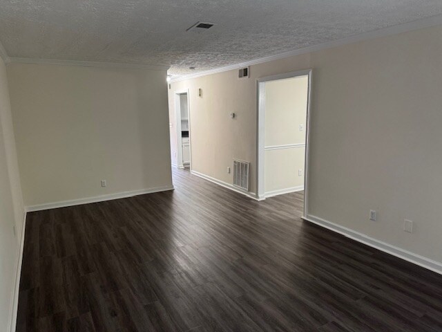 2061 Pernoshal Ct in Atlanta, GA - Building Photo - Building Photo