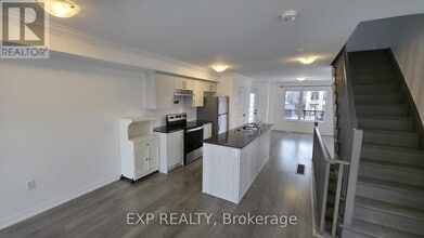 111 Fairlane Ave in Barrie, ON - Building Photo - Building Photo