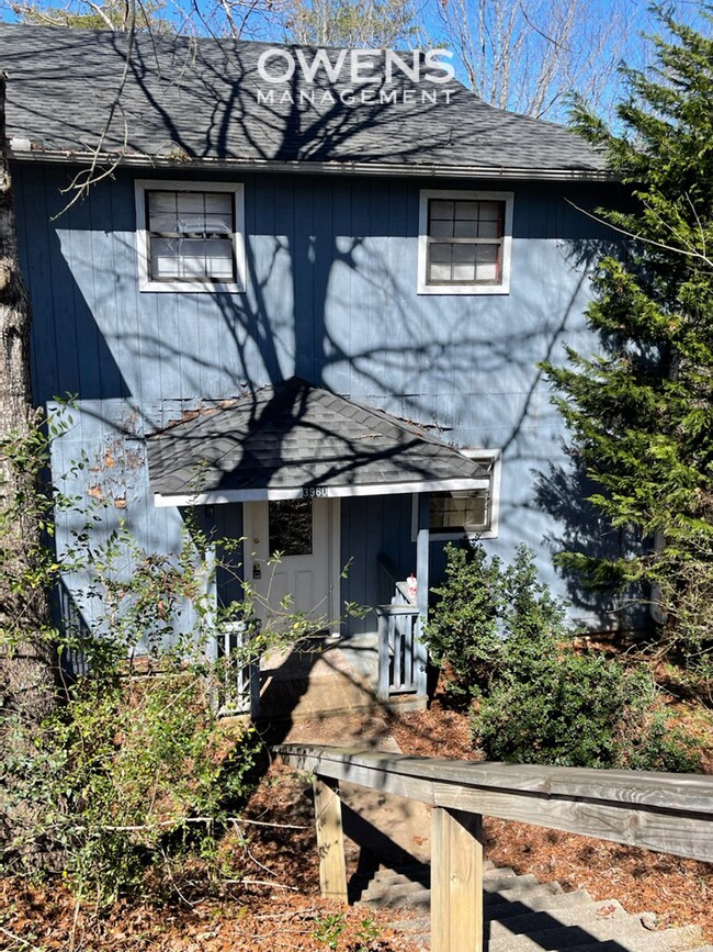 property at 3960 Darryl Ln