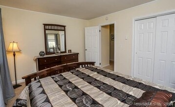 16 Fordyce Ct in New Milford, CT - Building Photo - Building Photo