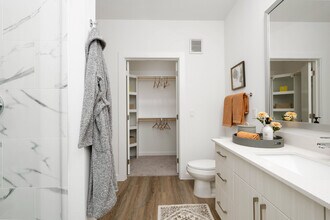 Ellis Highline in Austin, TX - Foto de edificio - Interior Photo