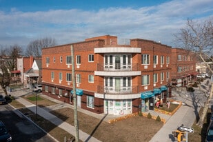 13831 58th Rd in Flushing, NY - Building Photo