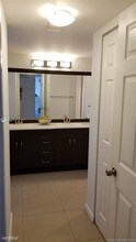 20100 W Country Club Dr in Aventura, FL - Building Photo - Building Photo
