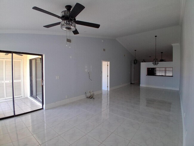 7590 Tahiti Ln
