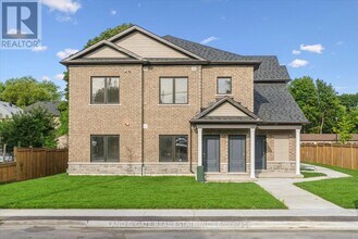 223 Albert St in Oshawa, ON - Building Photo - Building Photo