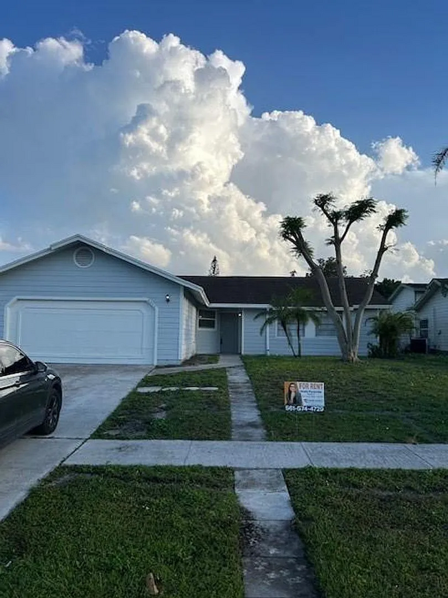 property at 5022 El Claro Cir