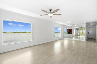 2720 S Ocean Blvd in Palm Beach, FL - Building Photo - Building Photo