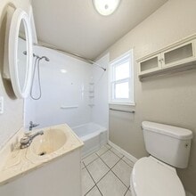 4003 SE 2nd St in Des Moines, IA - Building Photo - Building Photo