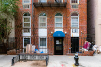 402 East 83rd Street in New York, NY - Building Photo - Building Photo