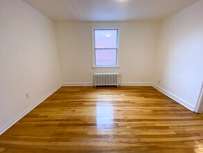 67 Sweetland Ave in Ottawa, ON - Building Photo - Building Photo