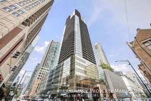 10 E Ontario St in Chicago, IL - Building Photo