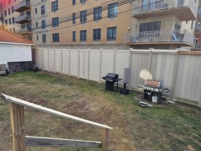 116 Riverside Blvd in Long Beach, NY - Building Photo - Building Photo
