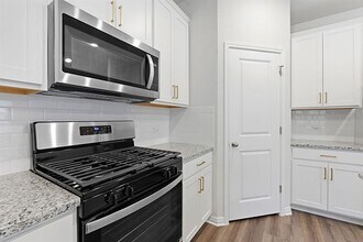 825 Sun Grv Trl in Andice, TX - Building Photo - Building Photo