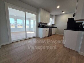 1309 W Beech Dr in Rogers, AR - Building Photo - Building Photo