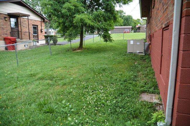 101 Evergreen Circle in Hendersonville, TN - Foto de edificio - Building Photo
