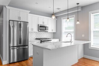 4 Mount Vernon St, Unit 1 in Boston, MA - Building Photo - Building Photo