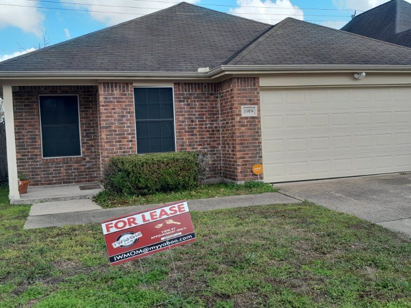 1919 Doliver Cir in Missouri City, TX - Building Photo