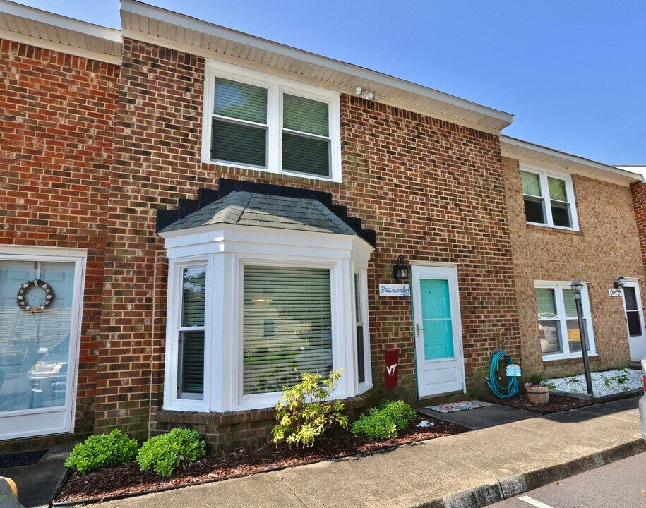 4813 Bay Winds Ct in Virginia Beach, VA - Building Photo
