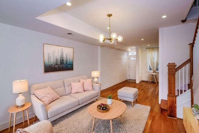 property at 314 14th Pl NE