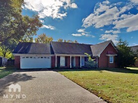 7755 Antler Cove W in Memphis, TN - Building Photo