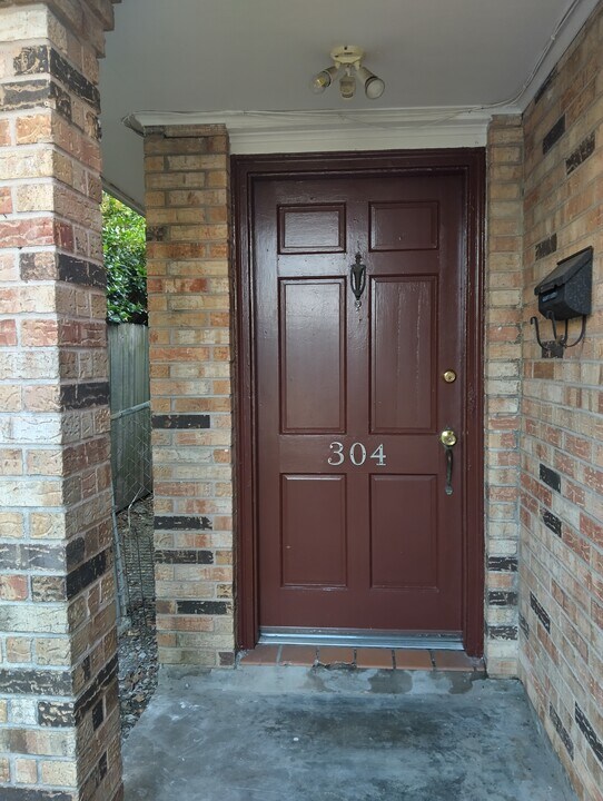 304 Cherry St in Metairie, LA - Foto de edificio