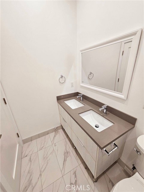 property at 2581 N Windsor Ave