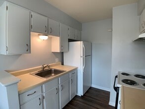 Somerset Villa in Lee's Summit, MO - Building Photo - Building Photo