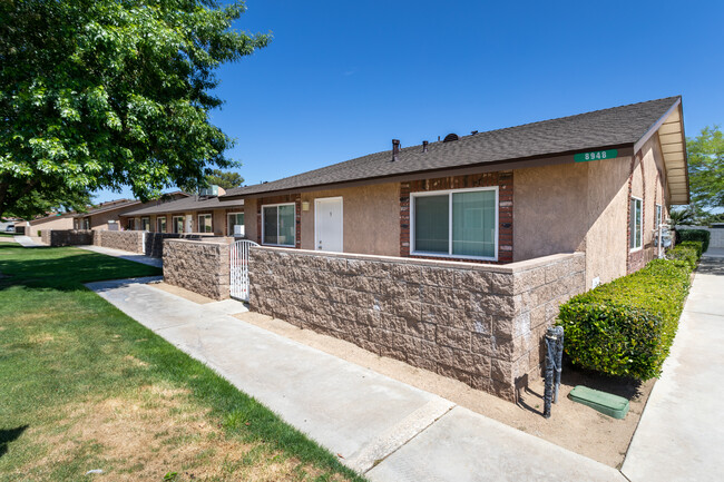 Desert View Apartments in Hesperia, CA - Building Photo - Building Photo