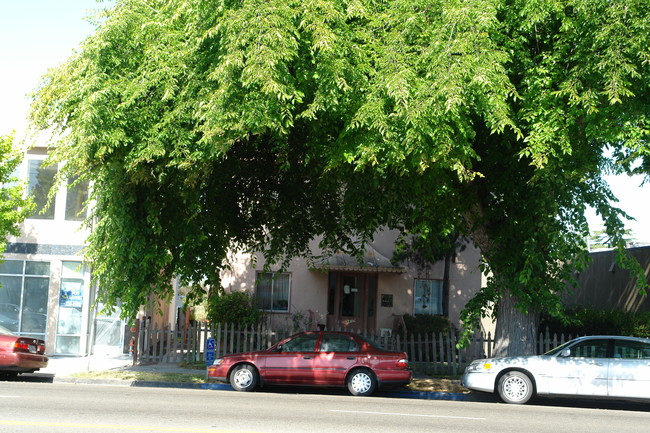 6617 Telegraph Ave in Oakland, CA - Building Photo - Building Photo