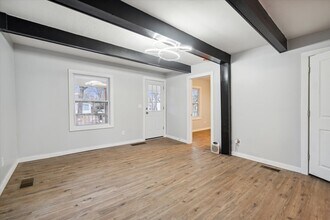 1025 Cady Ct in Lansing, MI - Building Photo - Building Photo