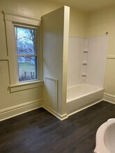 889 N Main St, Unit #3 in Akron, OH - Building Photo - Building Photo