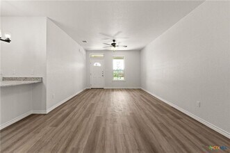 122 Leon Ln in Copperas Cove, TX - Foto de edificio - Building Photo