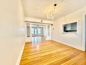 402 E 43rd St in Kansas City, MO - Building Photo - Building Photo