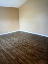 307 Gumwood Rd in Huron, OH - Building Photo