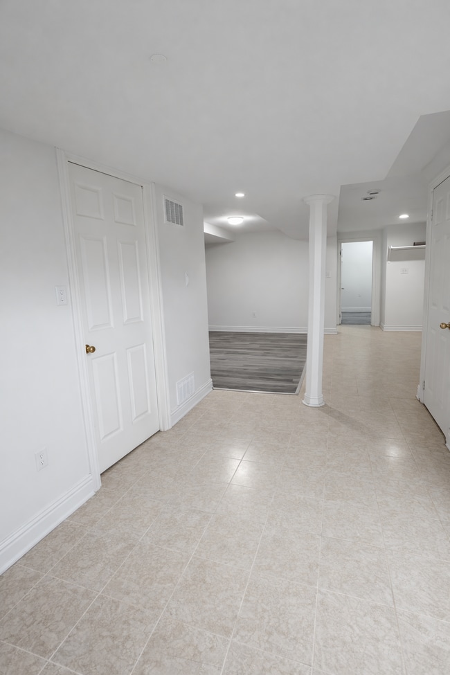 41 Lauraglen Crescent in Brampton, ON - Building Photo - Building Photo