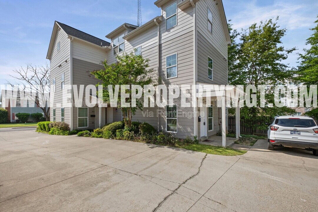 3586 Brister St in Memphis, TN - Building Photo