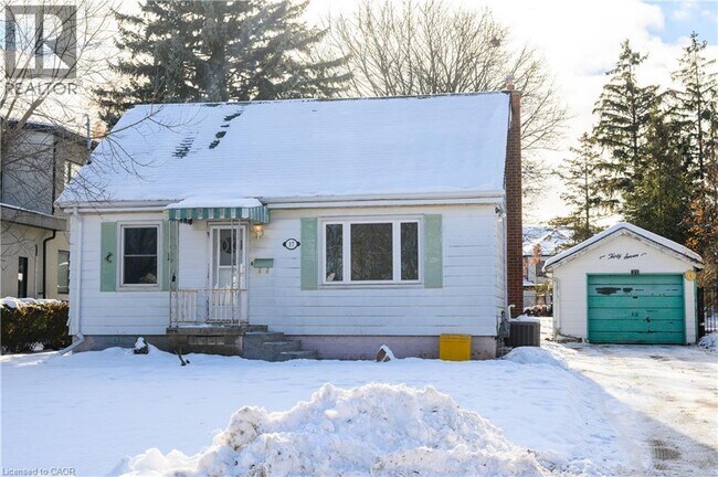37 Kennedy Ave in Hamilton, ON - Building Photo - Building Photo