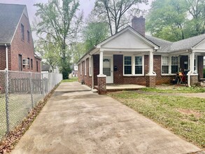 405 Sylvania Ave in Charlotte, NC - Building Photo - Building Photo