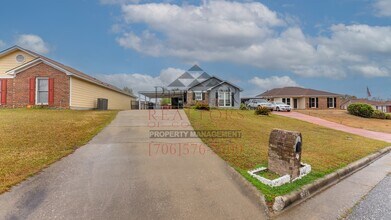 5771 Spanish Oak Dr in Columbus, GA - Building Photo - Building Photo