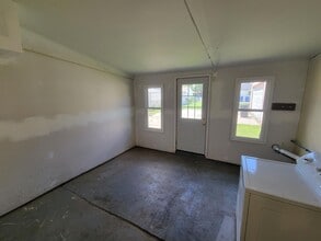 1114 Hiatt St in Carter Lake, IA - Building Photo - Building Photo