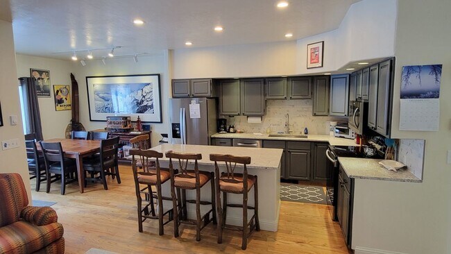 910 Powder Valley Rd in Driggs, ID - Building Photo - Building Photo