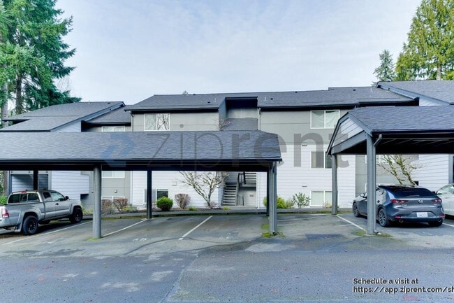 12707 NE 116th St in Kirkland, WA - Building Photo - Building Photo