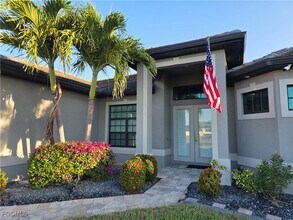1255 NW 38th Ave in Cape Coral, FL - Building Photo - Building Photo