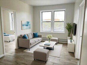 404 Stegman Pkwy in Jersey City, NJ - Building Photo - Building Photo