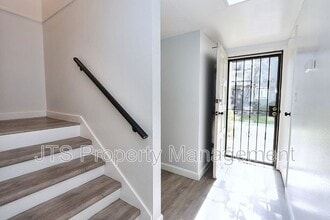 9 Derow Ct in Sacramento, CA - Foto de edificio - Building Photo